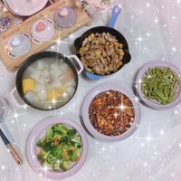 可能是火鍋、豆腐和文字的圖像