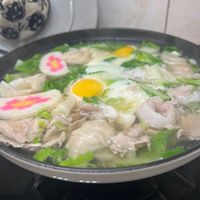 可能是拉麵、粥、水波蛋和火鍋的圖像