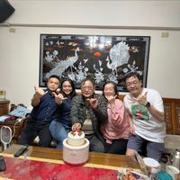 可能是一或多人和火鍋的圖像