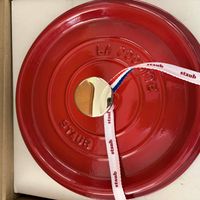 可能是顯示的文字是「 staub staub staub staul STAUR staub staub staub 」的圖像