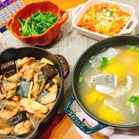 可能是粥、火鍋、豆腐和文字的圖像