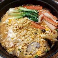 可能是豆腐、拉麵、香菇、火鍋和麵的圖像