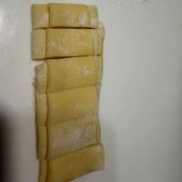 可能是半圓形餡餅的圖像