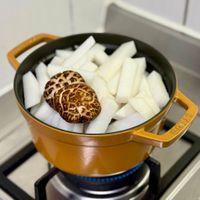 可能是香菇和豆腐的圖像