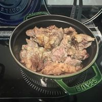 可能是燉小牛膝的圖像