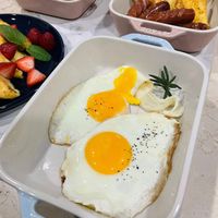 可能是蛋黃和水波蛋的圖像