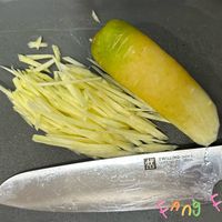 可能是食物和刀的圖像