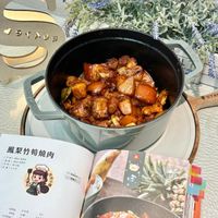 可能是香菇、西班牙大鍋飯、豆腐和文字的圖像