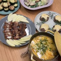 可能是起司火鍋、火鍋和豆腐的圖像