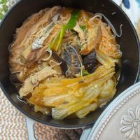 可能是香菇、麵、拉麵和文字的圖像