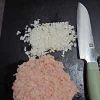 可能是食物和刀的圖像