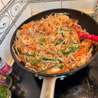 可能是炒麵、拉麵和麵的圖像