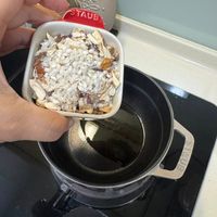 可能是燕麥餅乾的圖像
