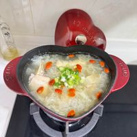 可能是豆腐、粥、火鍋和拉麵的圖像