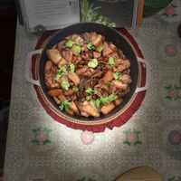 可能是香菇和燉小牛膝的圖像