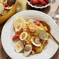 可能是北非小米飯、炒飯和西班牙大鍋飯的圖像
