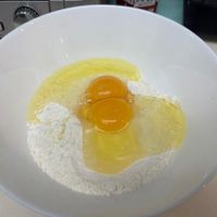 可能是蛋黃和水波蛋的圖像
