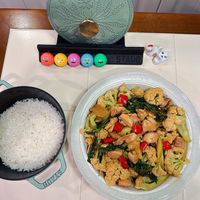 可能是豆腐和炒麵的圖像