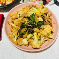 可能是豆腐和炒麵的圖像