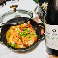 可能是蝦、西班牙大鍋飯和文字的圖像