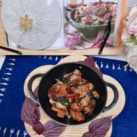 可能是豆腐、肉排和文字的圖像