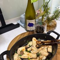 可能是‎香菇和‎顯示的文字是「 ‎LEPETITCOCHONNET LEPETIT COCHONNET ل MERLOT 。 LC 0‎ 」‎‎ 的圖像