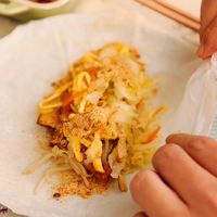 可能是墨西哥捲餅、豆腐、拉麵和麵的圖像