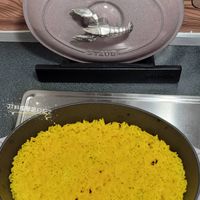 可能是北非小米飯和鬆餅機的圖像