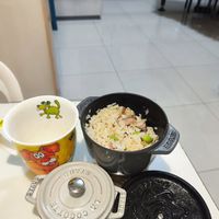 可能是豆腐、炒飯、粥、火鍋和文字的圖像