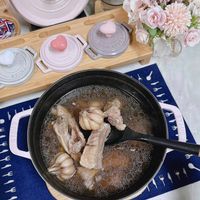 可能是豆腐和顯示的文字是「 LA STAUE SMAUE StOL UEB SEUB GnrES STAUD STAVD m 」的圖像