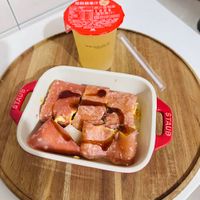 可能是飲料和文字的圖像