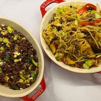 可能是義大利麵、拉麵、炒麵、麵和炒飯的圖像