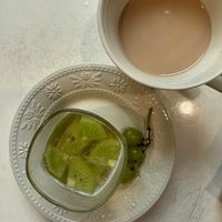 可能是水果、咖啡杯和龍眼的圖像