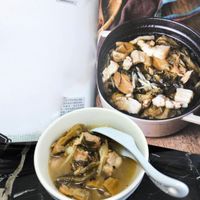 可能是粥、豆腐、拉麵、香菇和文字的圖像