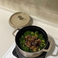 可能是燉小牛膝的圖像