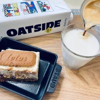 可能是脆皮奶酥蛋糕、燕麥餅乾、燕麥和文字的圖像