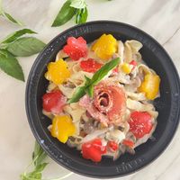 可能是水果、甜點和義大利麵的圖像