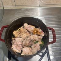 可能是燉小牛膝的圖像