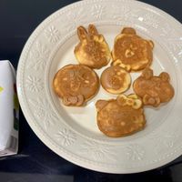 可能是食物和顯示的文字是「蒸麥奶 DETEE Orisinal 不添加蔬糖 全素可食 ml 」的圖像