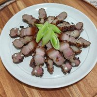 可能是‎生魚片和‎顯示的文字是「 ‎Follow FollowyourD yourD or והבס 1aften mst pur PINOs 福理‎」‎‎ 的圖像