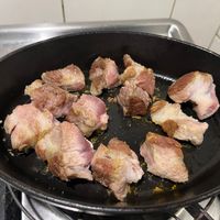 可能是燉小牛膝的圖像