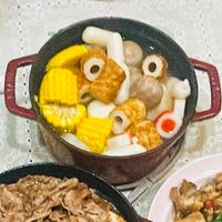 可能是起司火鍋、豆腐和火鍋的圖像