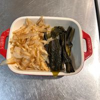 可能是鯷魚和拉麵的圖像
