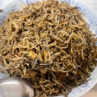 可能是鯷魚和麵的圖像