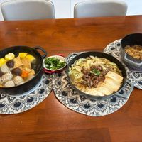 可能是豆腐、火鍋、拉麵、麵和文字的圖像