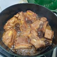 可能是燉小牛膝的圖像