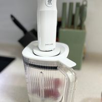 可能是研磨機和顯示的文字是「盛 戌 ZWILLING ZWILLING 」的圖像