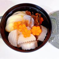 可能是豆腐和魚卵的圖像