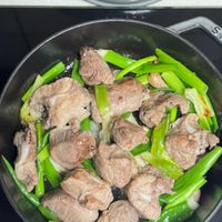 可能是燉小牛膝的圖像