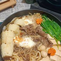 可能是豆腐、拉麵、火鍋、水波蛋和顯示的文字是「 OLOVE LOVE IS Everything Follow yourD FollowyourD D !! C 温.. ស Health Stettas อร Health mounang betona 」的圖像